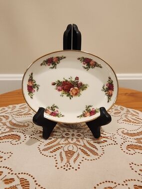 Royal Albert Old Country Roses Oval 7" X 5.25" X 1" Trinket Tray / Candy Dish